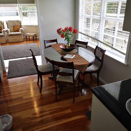 Cheerful 4 Bedroom Holiday Home روتوروا المظهر الخارجي الصورة