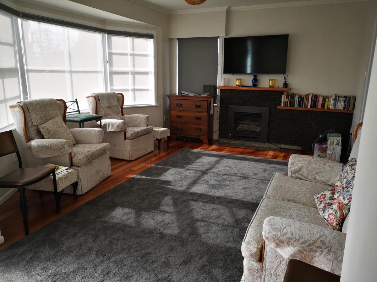 Cheerful 4 Bedroom Holiday Home روتوروا المظهر الخارجي الصورة